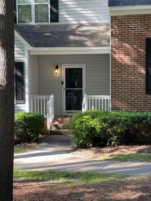 Simple Elegant Townhouse Dt Raleigh Ncsuアパートメント エクステリア 写真