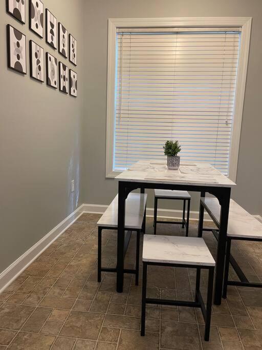 Simple Elegant Townhouse Dt Raleigh Ncsuアパートメント エクステリア 写真