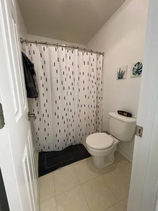 Simple Elegant Townhouse Dt Raleigh Ncsuアパートメント エクステリア 写真