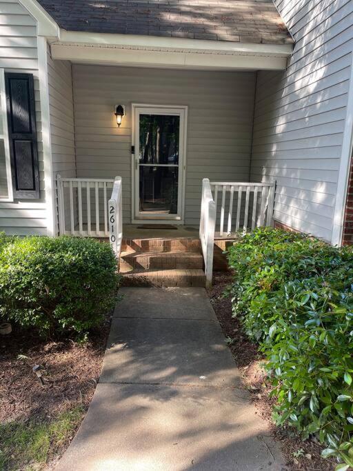 Simple Elegant Townhouse Dt Raleigh Ncsuアパートメント エクステリア 写真