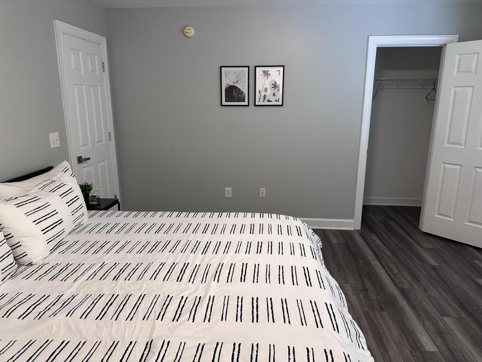 Simple Elegant Townhouse Dt Raleigh Ncsuアパートメント エクステリア 写真